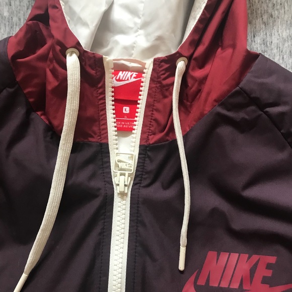 Nike wind breaker - Picture 2 of 3